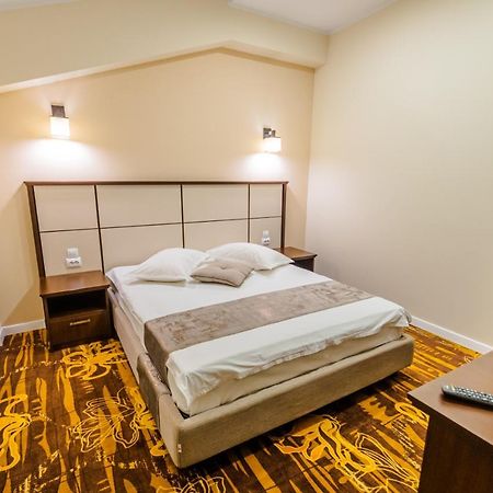 Fălticeni Hostel Parc מראה חיצוני תמונה