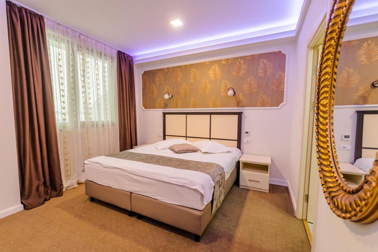 Fălticeni Hostel Parc מראה חיצוני תמונה