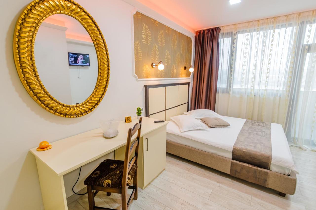 Fălticeni Hostel Parc מראה חיצוני תמונה