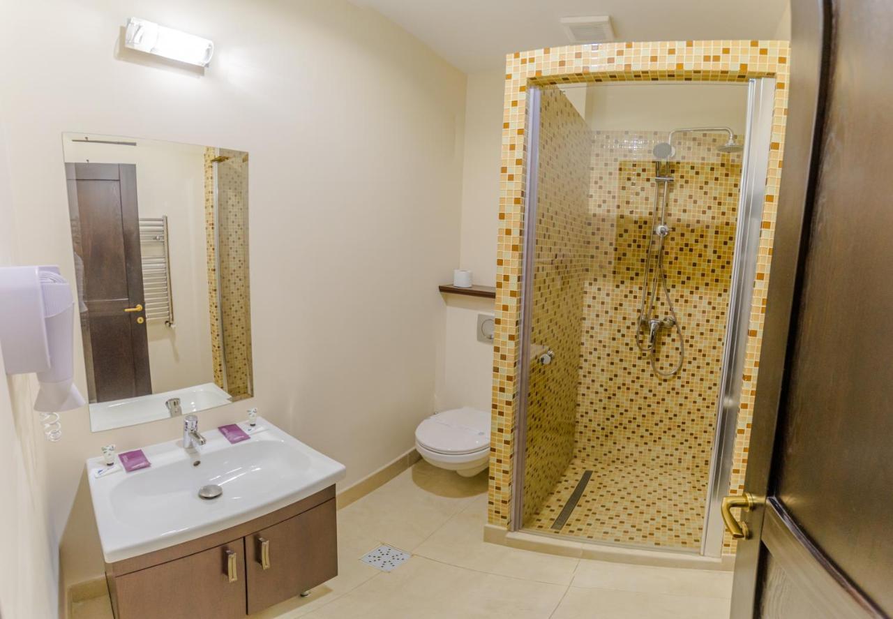 Fălticeni Hostel Parc מראה חיצוני תמונה