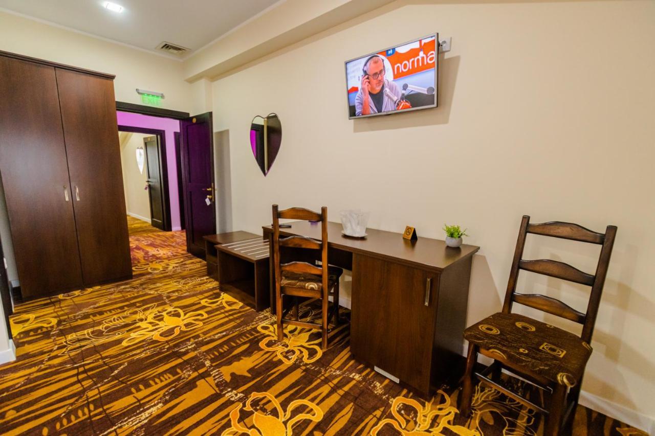 Fălticeni Hostel Parc מראה חיצוני תמונה