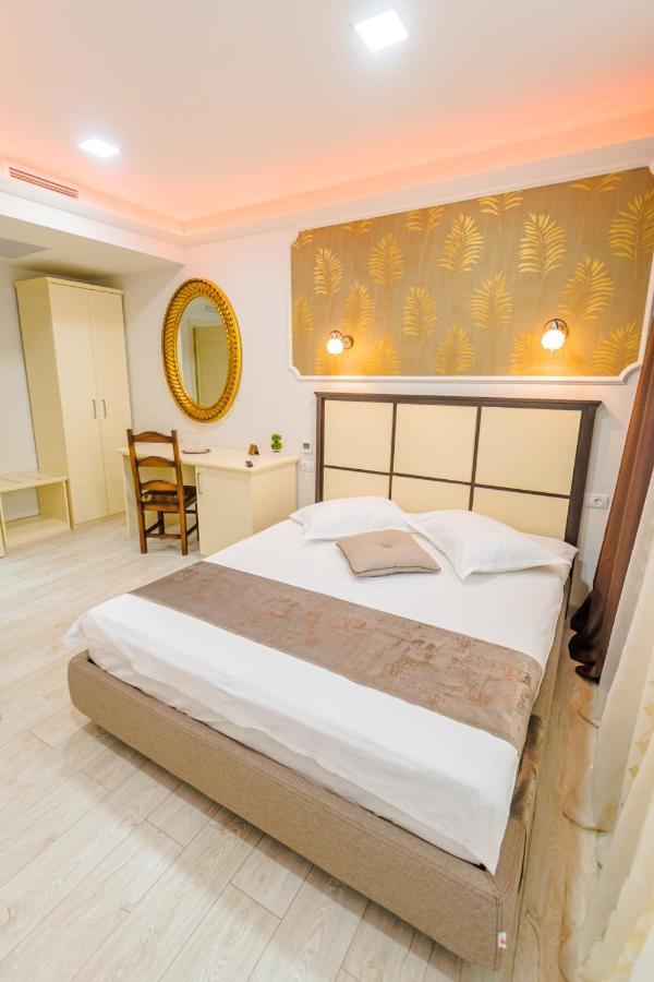 Fălticeni Hostel Parc מראה חיצוני תמונה