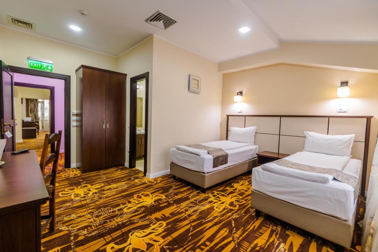 Fălticeni Hostel Parc מראה חיצוני תמונה