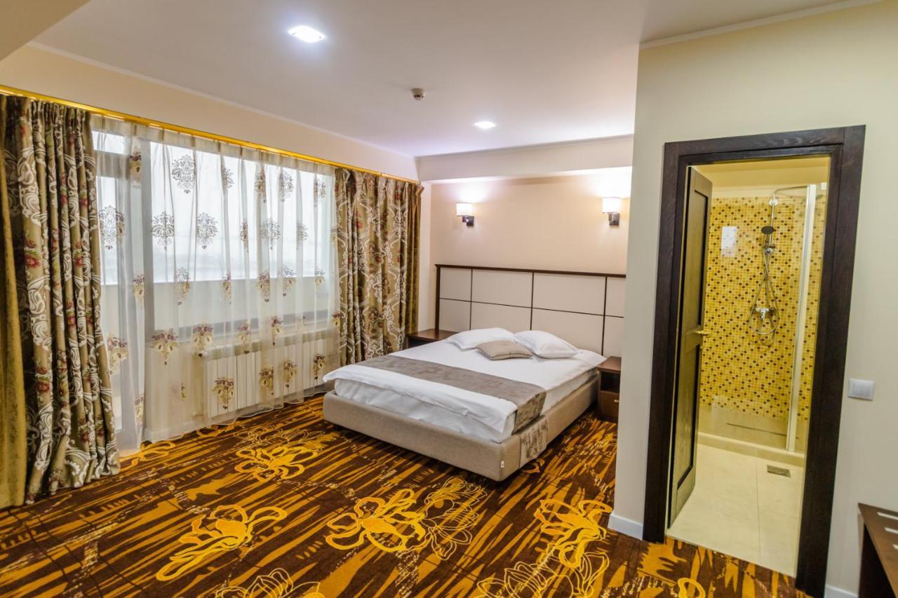 Fălticeni Hostel Parc מראה חיצוני תמונה