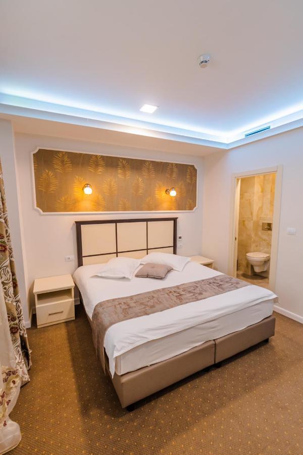 Fălticeni Hostel Parc מראה חיצוני תמונה
