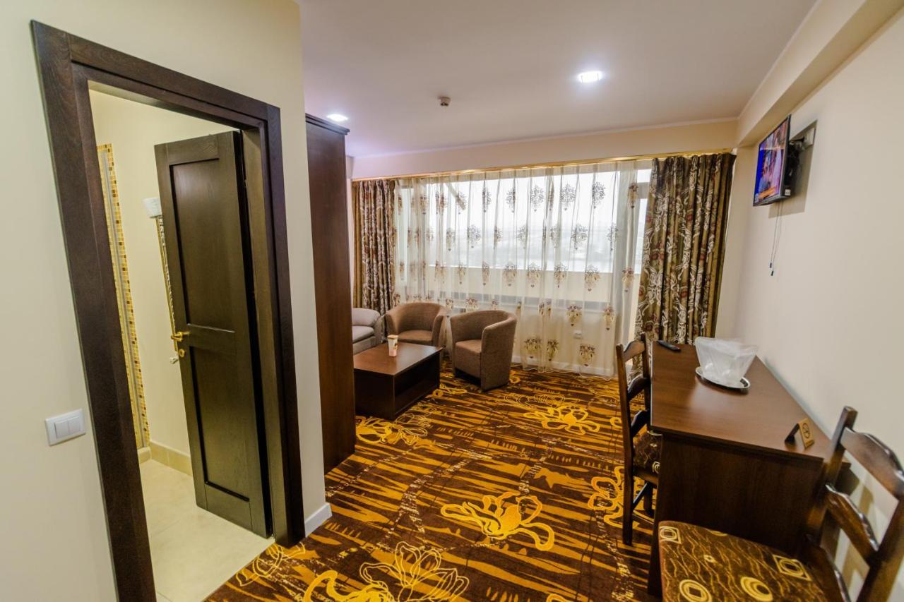 Fălticeni Hostel Parc מראה חיצוני תמונה